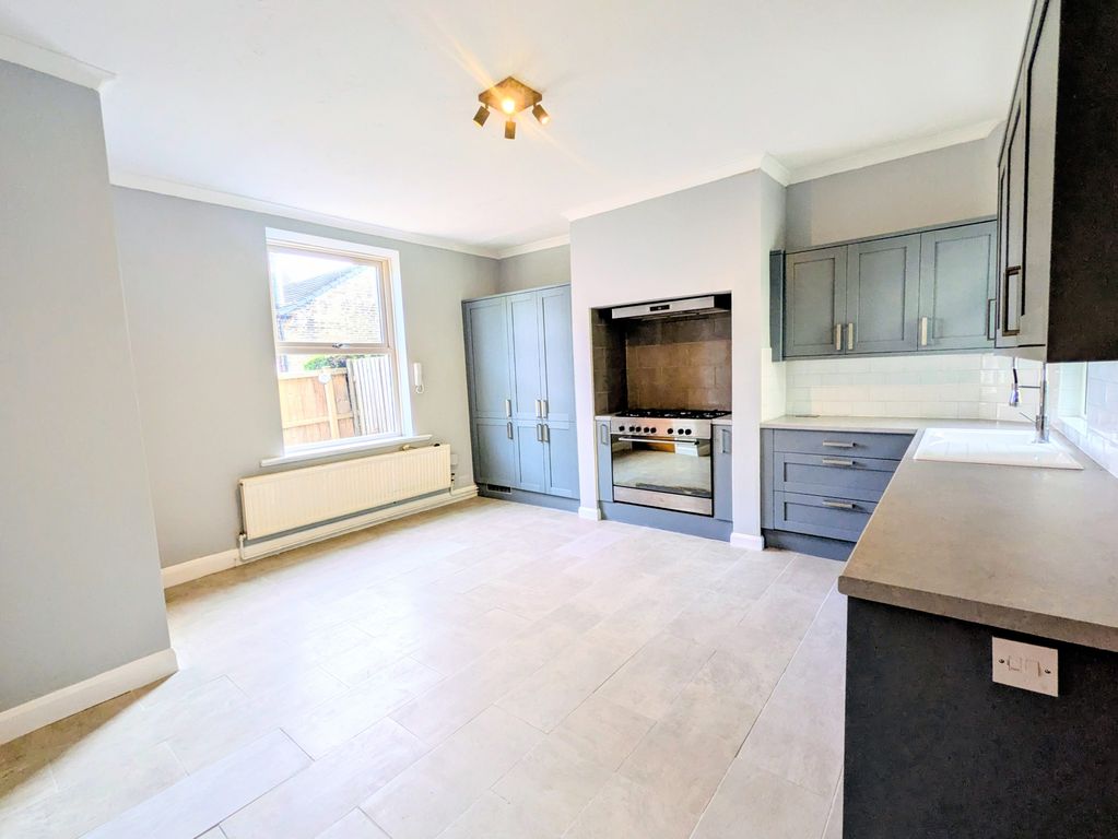 Property photo 3 of 32 1000044182