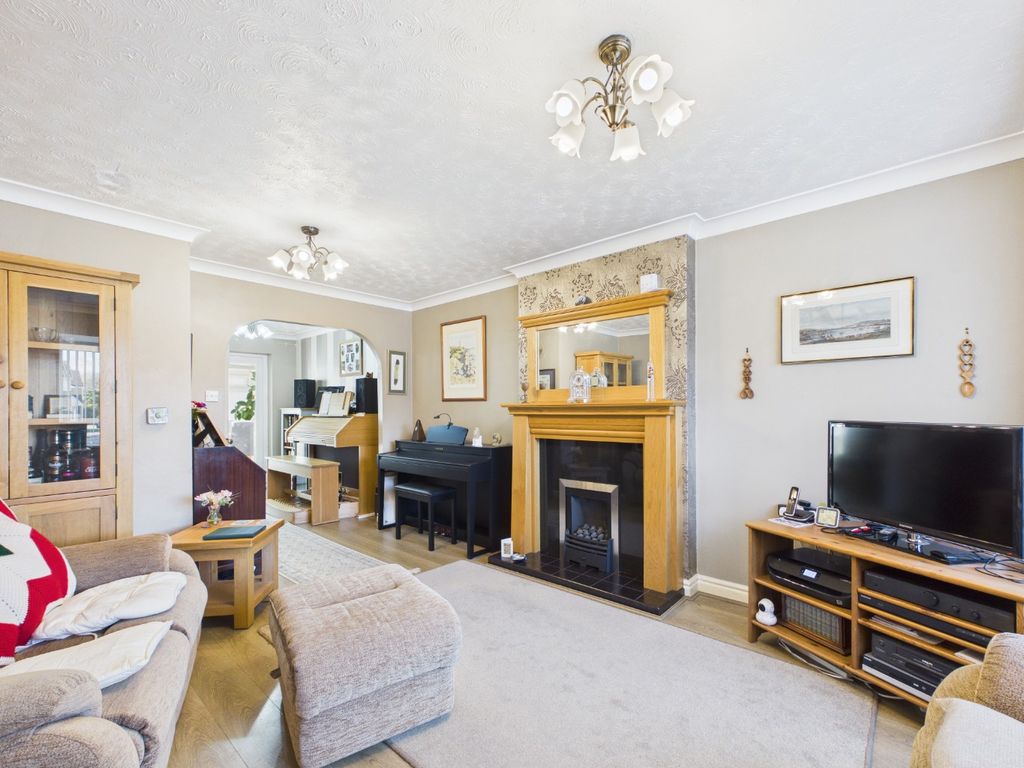 Property photo 3 of 18 4318737