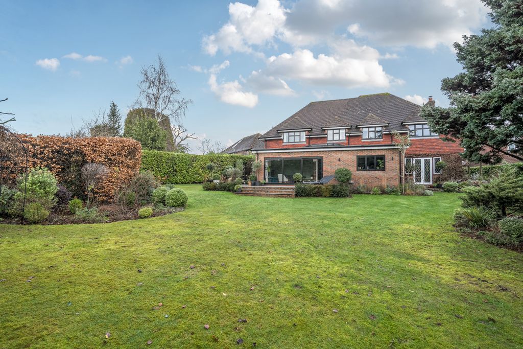 Property photo 2 of 20