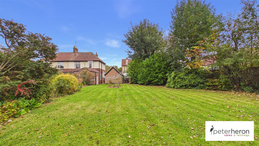 Property photo 2 of 40 Outside