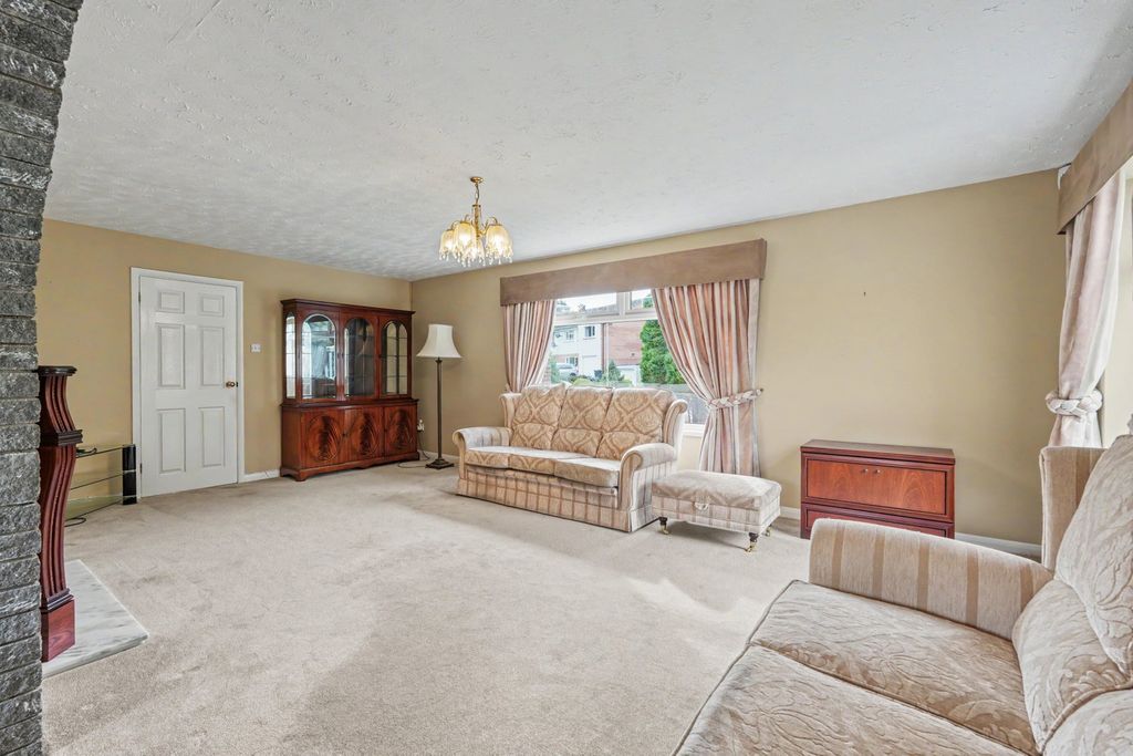 Property photo 3 of 27