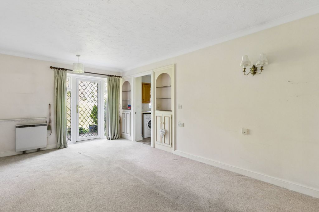 Property photo 2 of 11