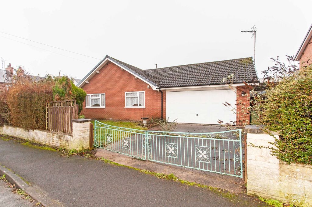 Property photo 1 of 27
