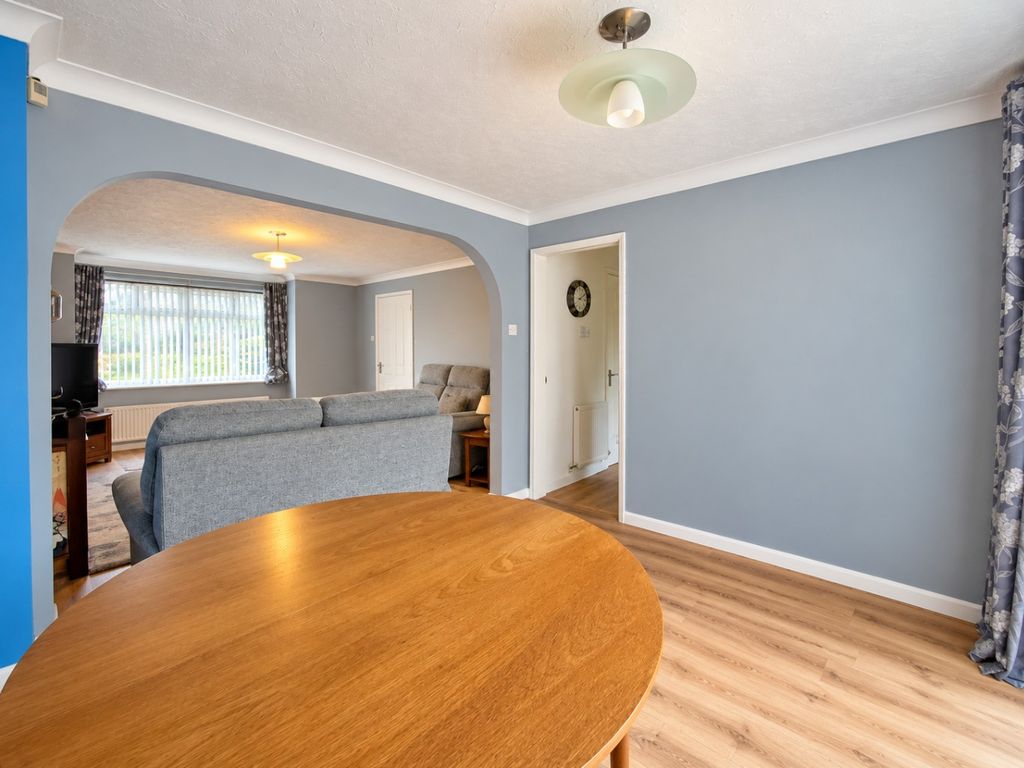 Property photo 3 of 17 6103344