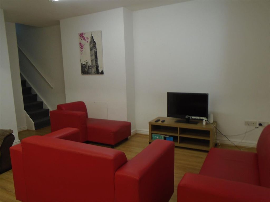 Property photo 2 of 6 Lounge (2).Jpg