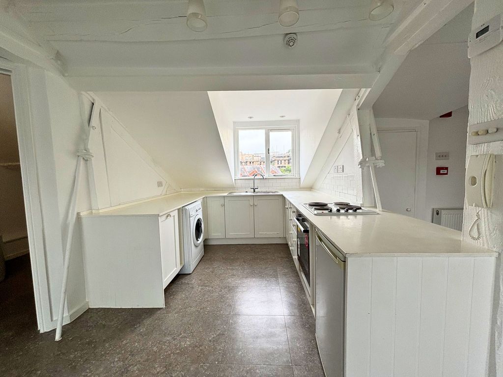 Property photo 2 of 25 Kitchen