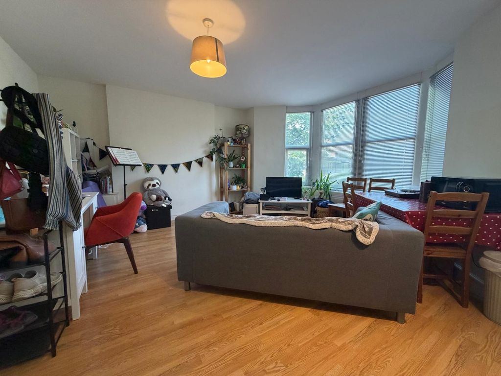 Property photo 3 of 6 88ba12Cf-534F-4A8c-9Fc8-4Be7350c7205