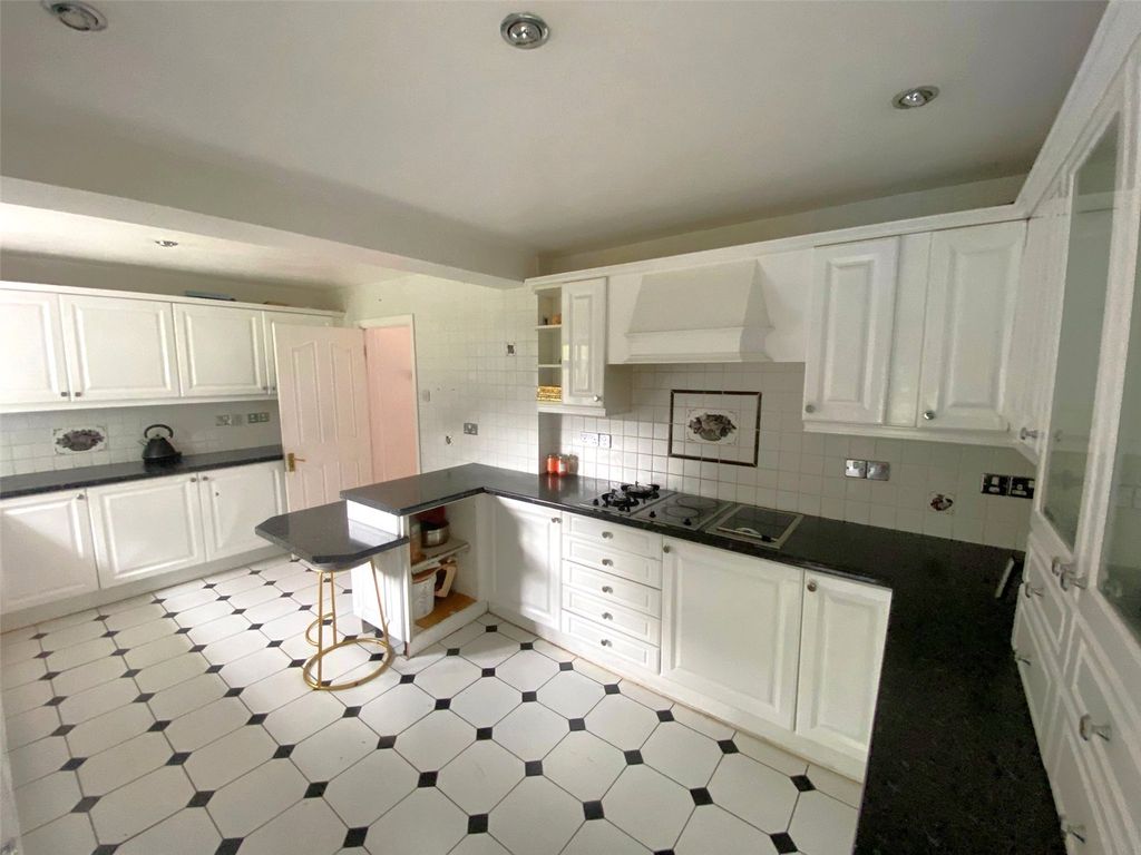 Property photo 2 of 11 Picture No. 05