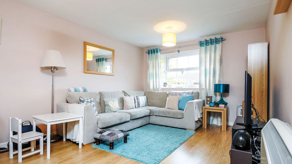 Property photo 2 of 7 Lounge.Jpg