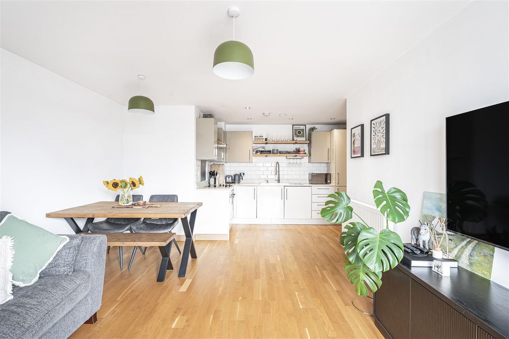 Property photo 3 of 17 9_58967.Jpg