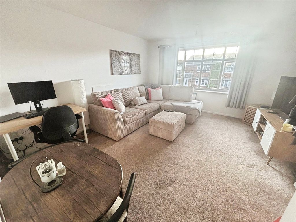 Property photo 2 of 6 Lounge/Dining Room