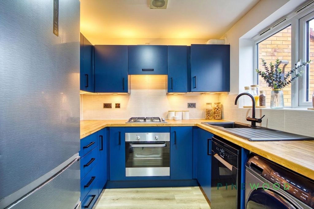 Property photo 2 of 17 Kitchen / Diner