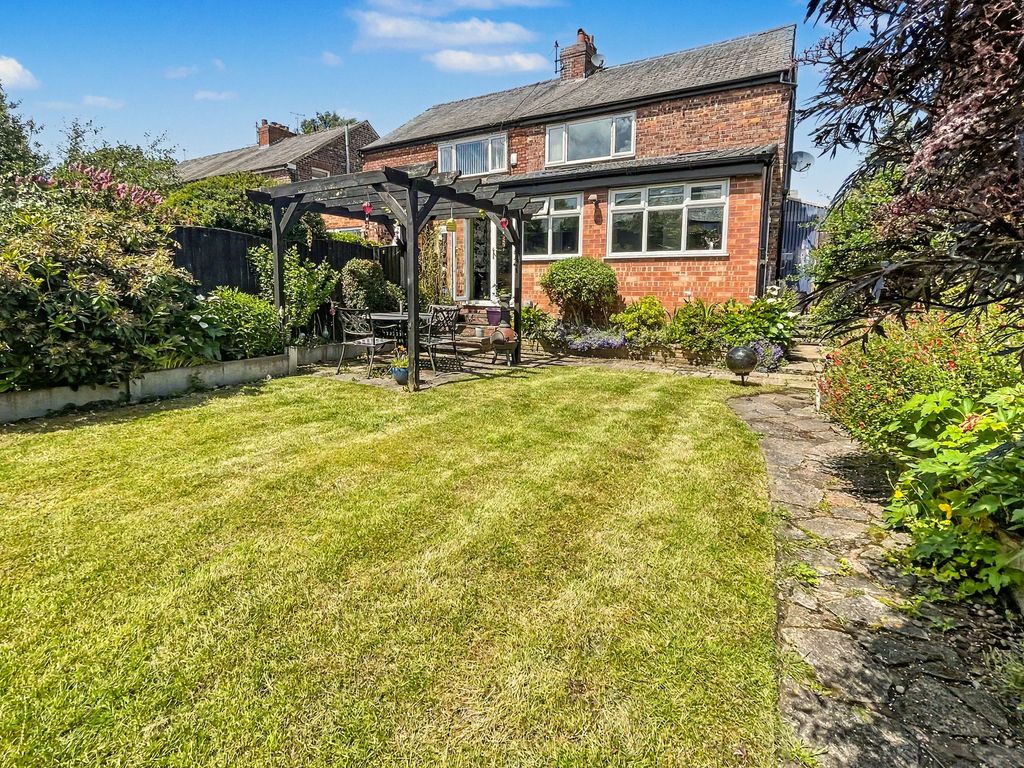 Property photo 2 of 31