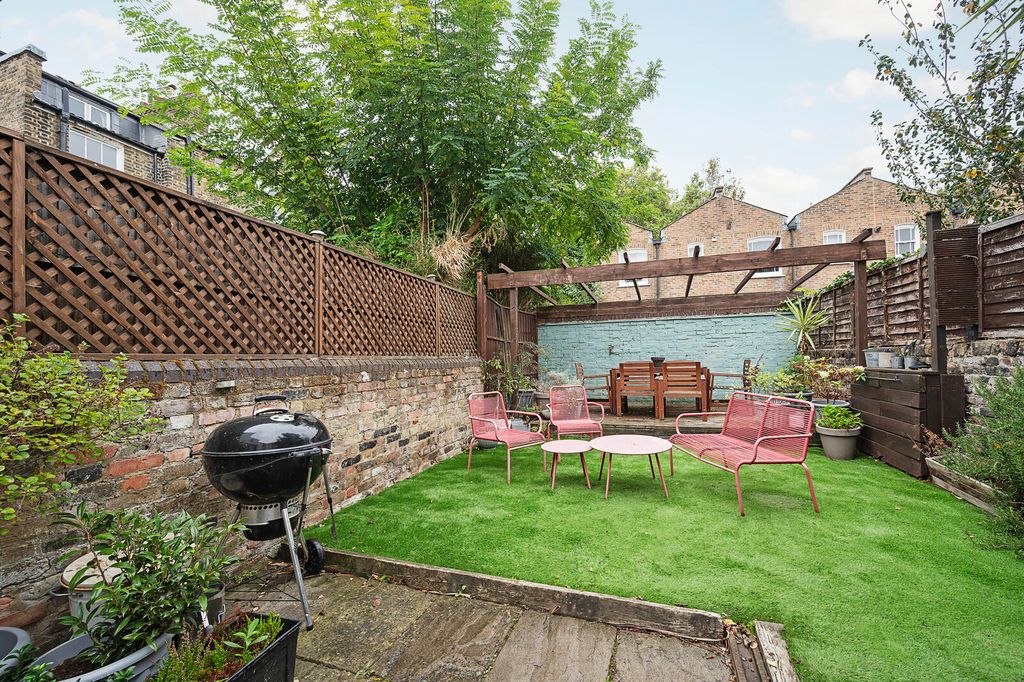 Property photo 3 of 17