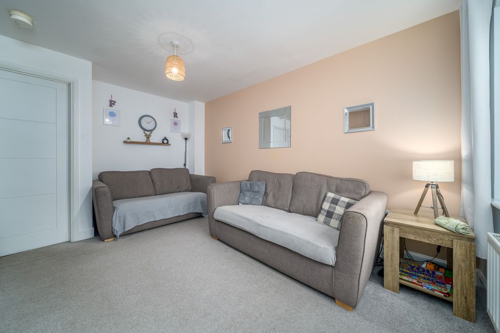 Property photo 3 of 26 Lounge-2