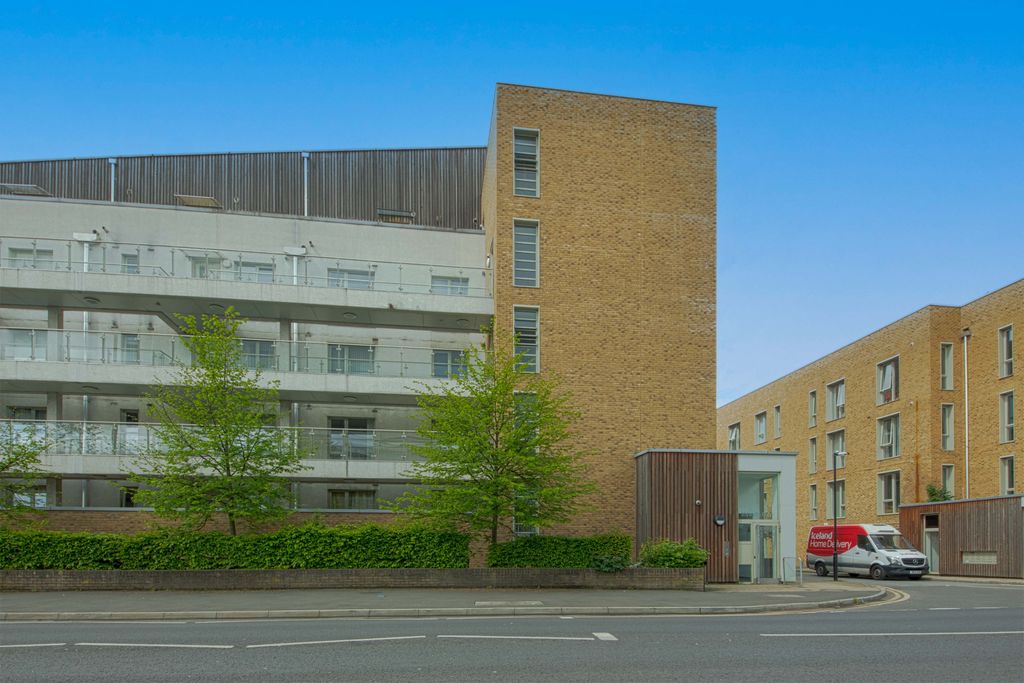 Property photo 1 of 23