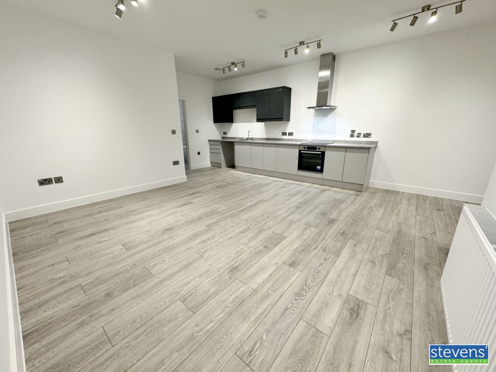 Property photo 1 of 9 Image00028
