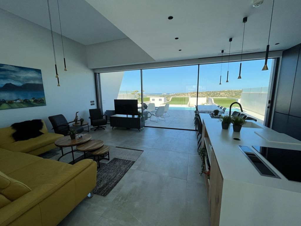 Property photo 2 of 29