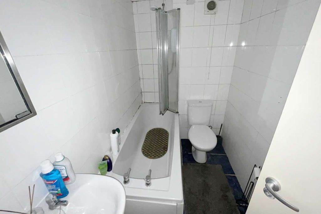 Property photo 3 of 6