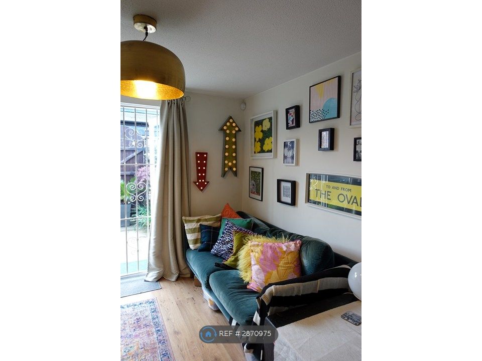 Property photo 3 of 10 Living Area