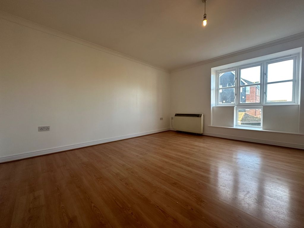 Property photo 2 of 10 Living Room