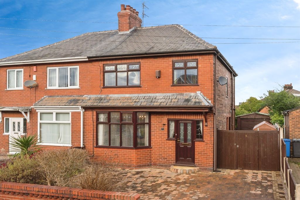 Property photo 1 of 15 (Main)