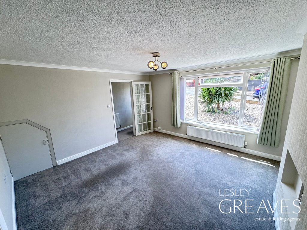 Property photo 3 of 15 Living Room