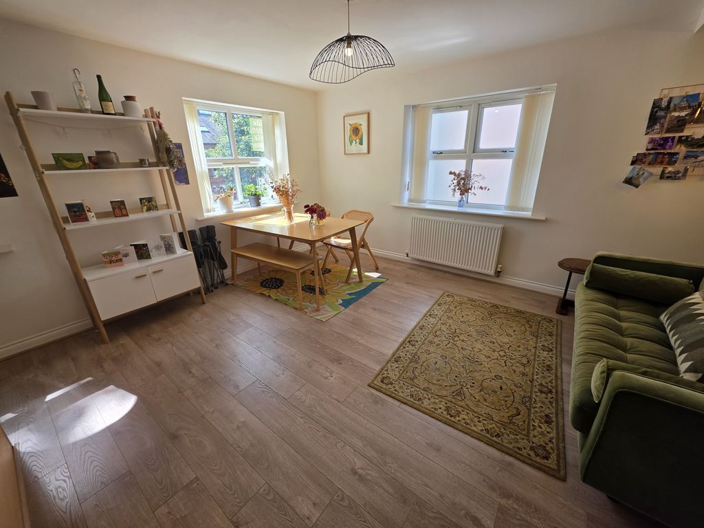 Property photo 3 of 19 Gallery