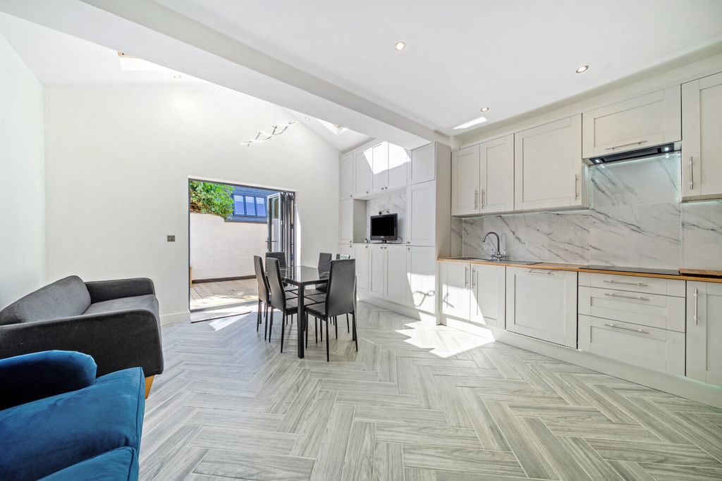 Property photo 2 of 14 1-69E9d28c39c88-1...