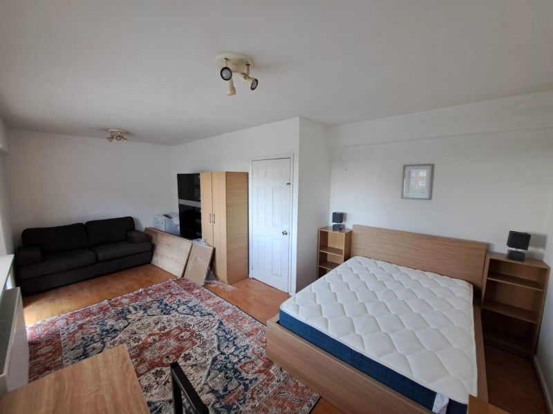 Property photo 1 of 5