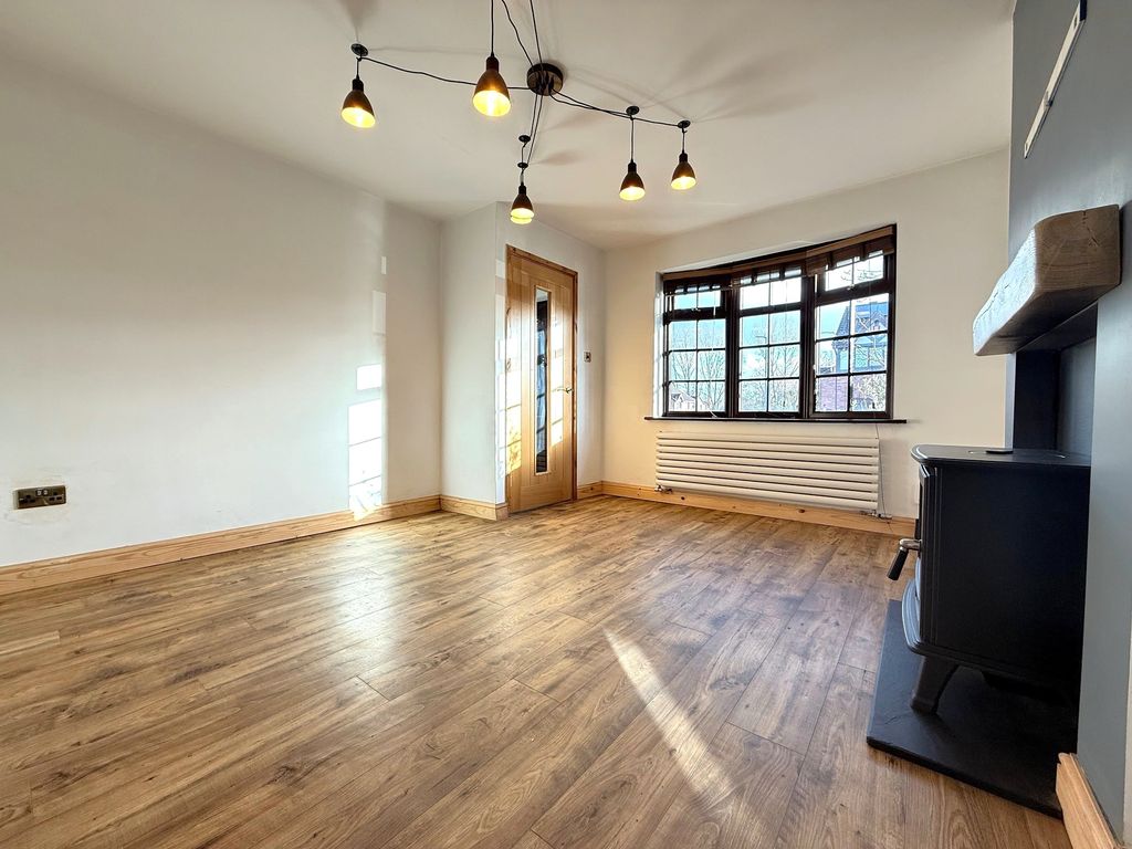 Property photo 3 of 27