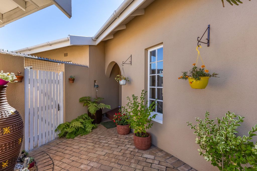 Property photo 3 of 36 1Bc1738177