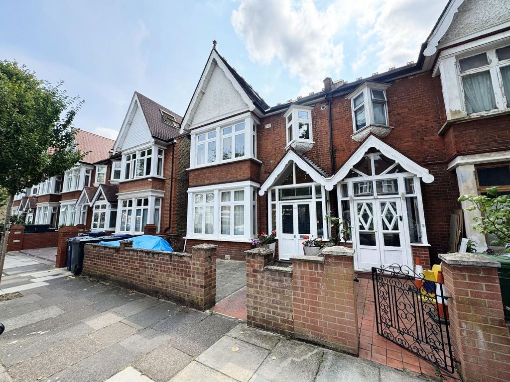 Property photo 1 of 9