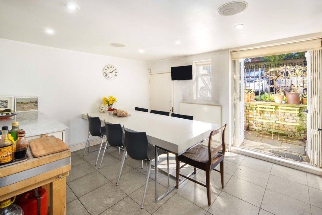 Property photo 3 of 33 Kitchen/Diner