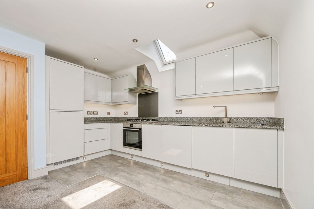Property photo 3 of 11 Pbox-Img.Jpg