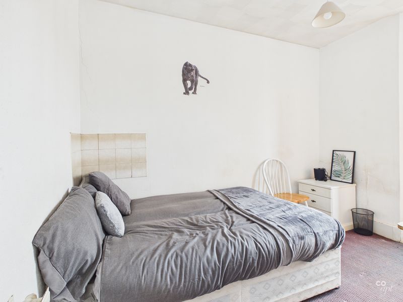 Property photo 3 of 17 Photo 5