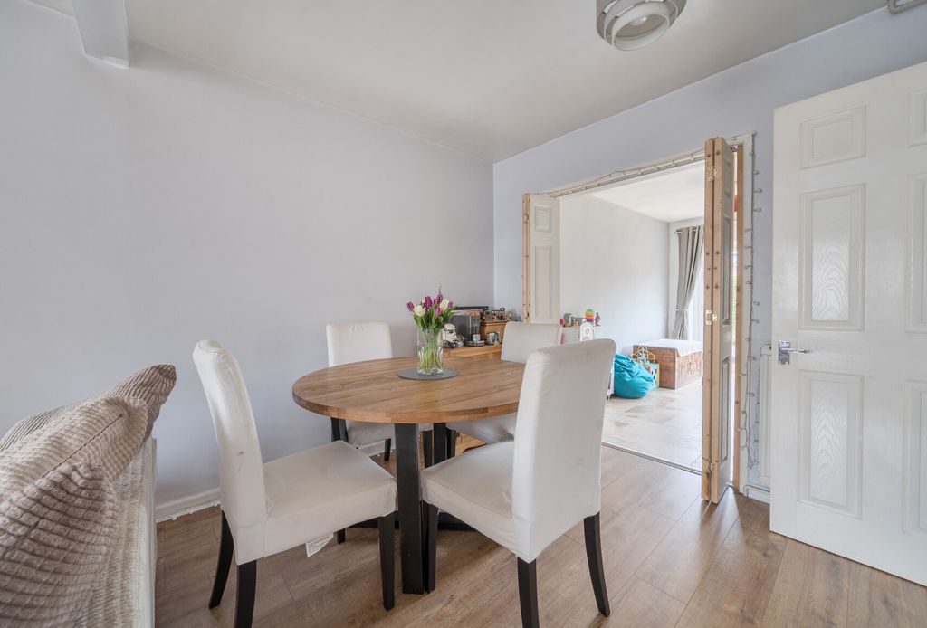 Property photo 3 of 21 1417726-17-69A1Fc...