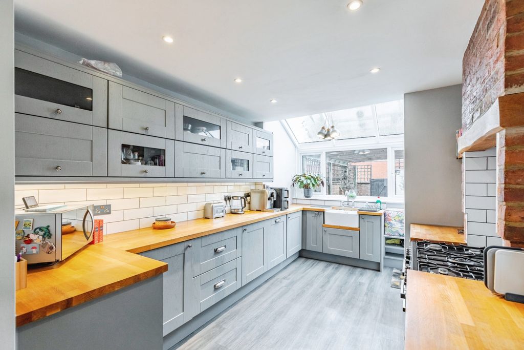 Property photo 2 of 20 1000015475