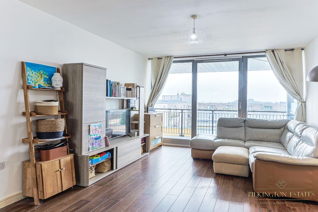 Property photo 2 of 11 4296003