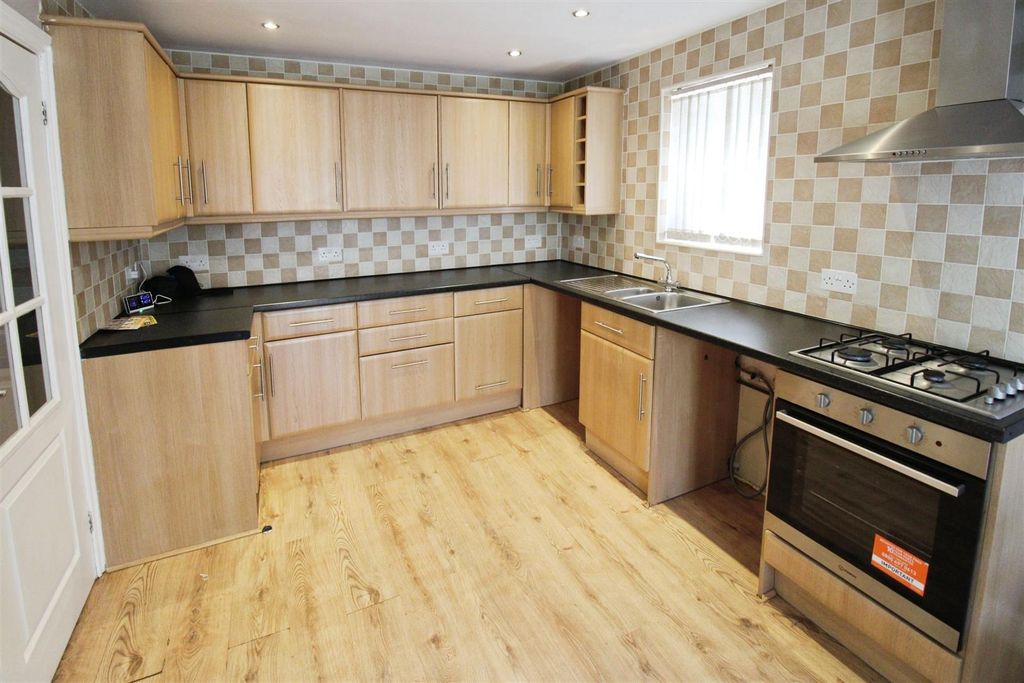 Property photo 2 of 22 Kitchen Diner