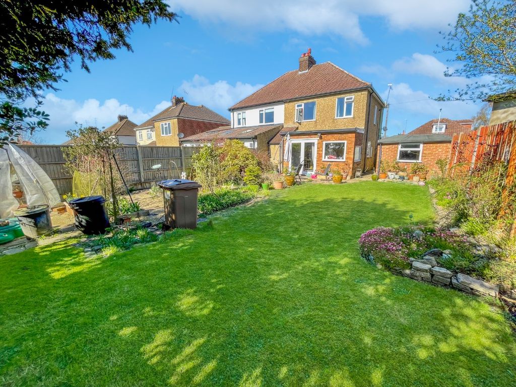 Property photo 2 of 11 4069282