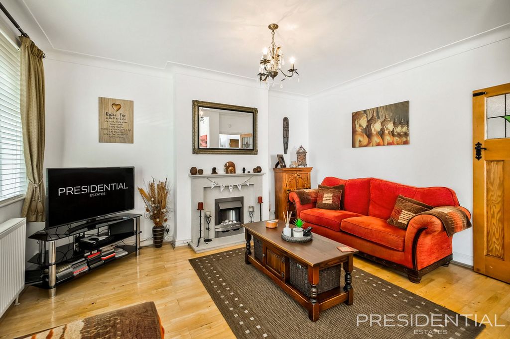 Property photo 3 of 33