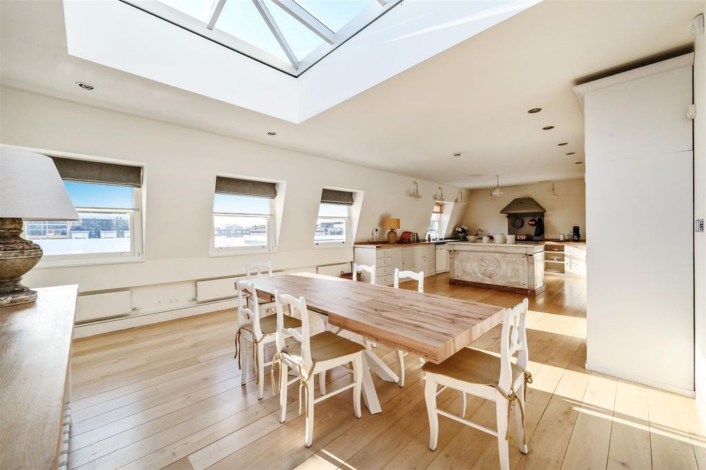 Property photo 2 of 17 14-Consort-House (9).Jpg