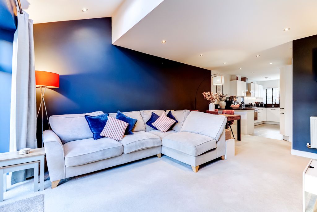 Property photo 2 of 13 Picture No. 16