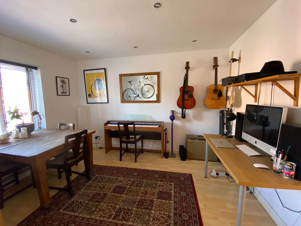 Property photo 2 of 6 Image