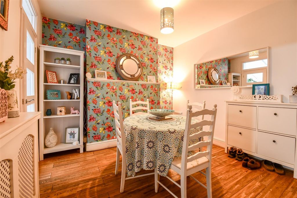 Property photo 3 of 20 Dining Room