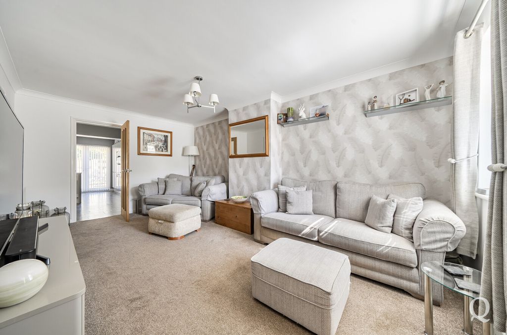 Property photo 2 of 26 3Df41ee8-8252-425...