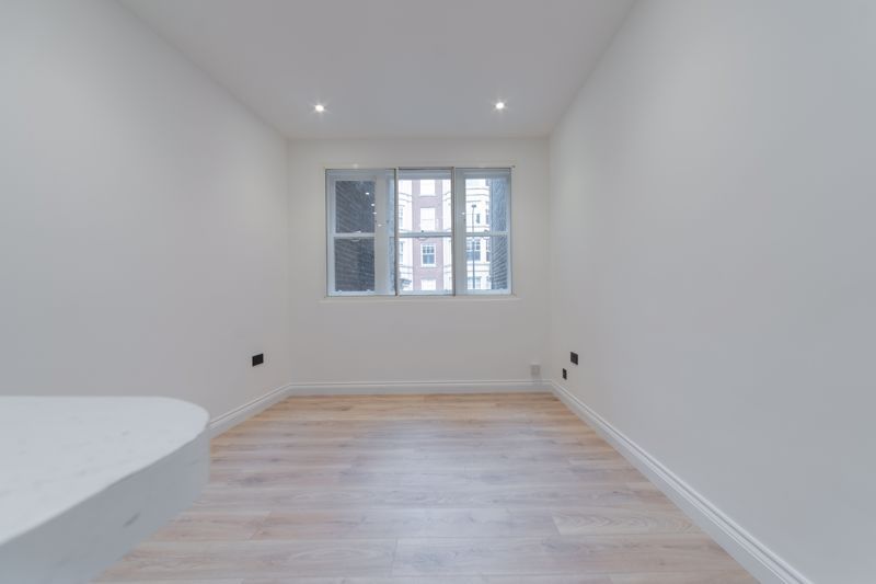 Property photo 1 of 7 Photo 8