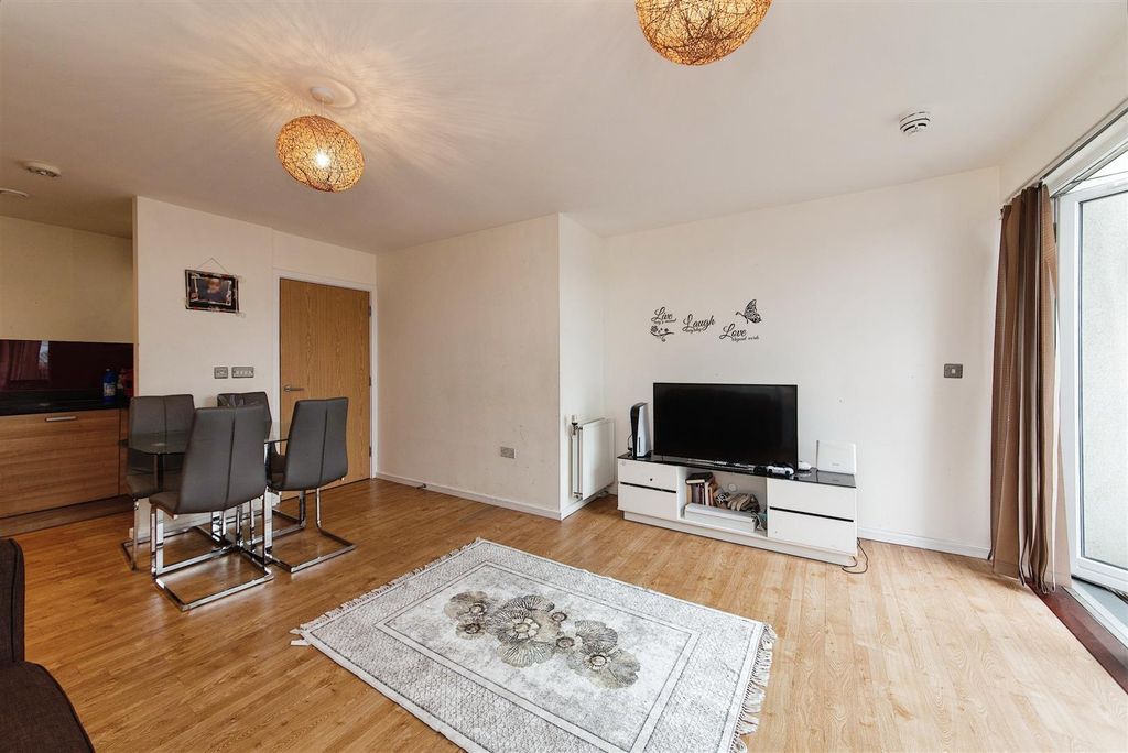 Property photo 3 of 10 Ysoare9xV0-LTV6Nvbdk6A.Jpg