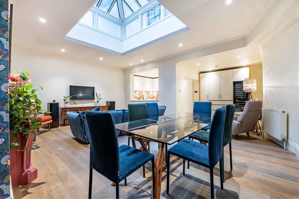 Property photo 1 of 24